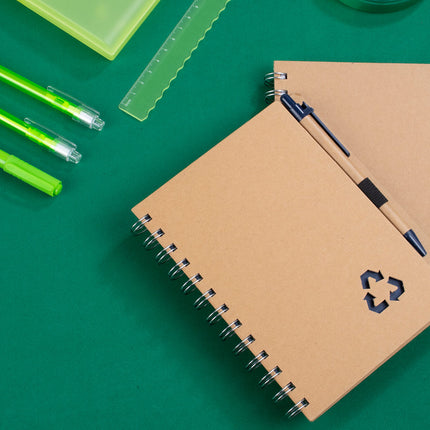 Cuaderno con Bolígrafo